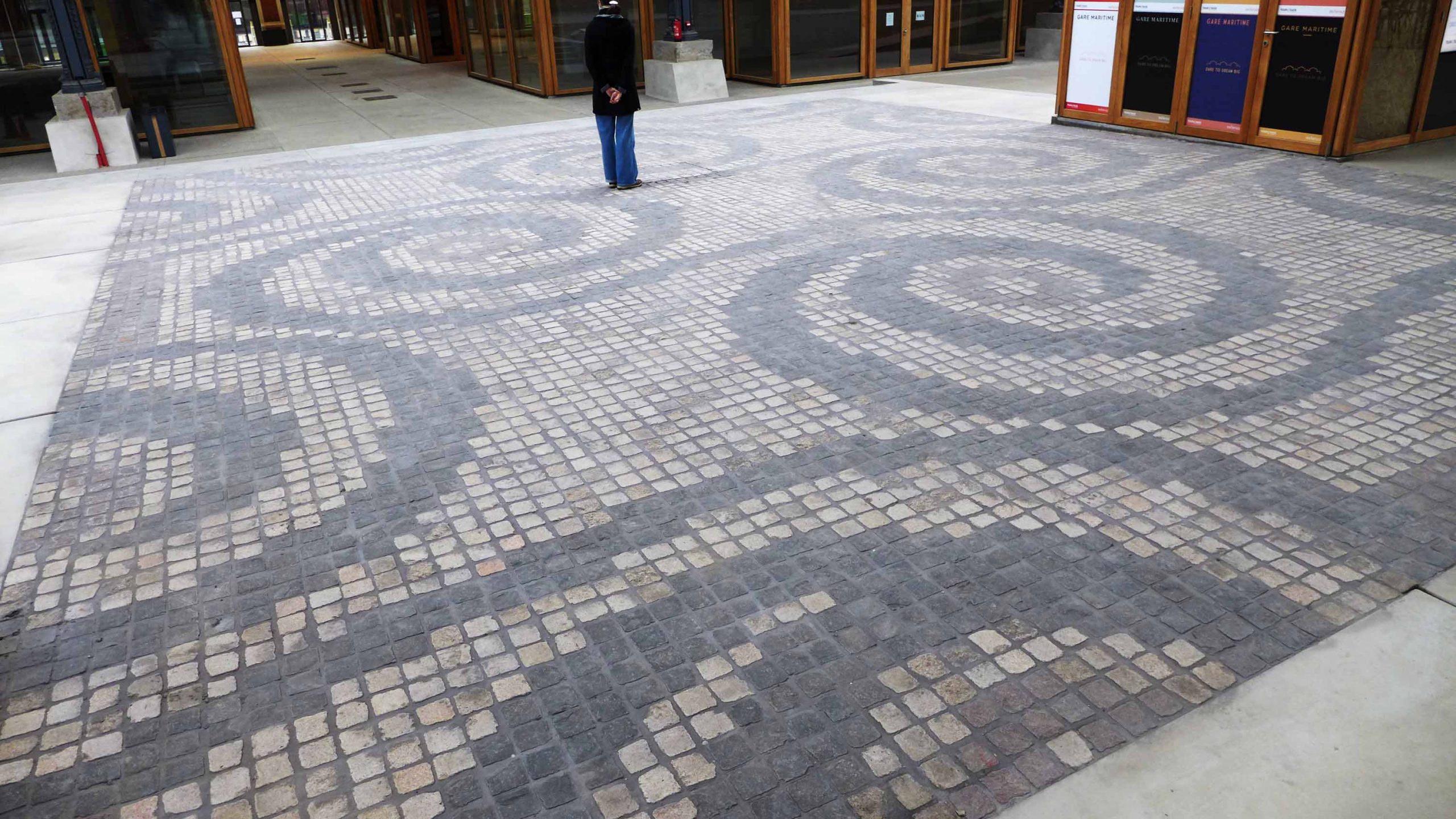 Henri Jacobs, floormosaic Spiral Gare Maritime Brussels