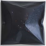Han Schuil, HEAT LXVI, 2020-21, alkyd en spuitbusverf op aluminium, 30 x 30 x 12 cm