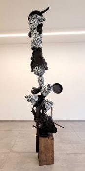 David Bade, Gebakken Lucht (Fried Air), 2025, diverse materials, pu coating, 290 x 70 x 80 cm