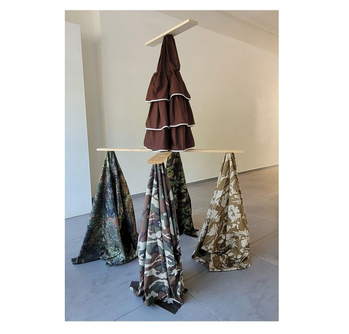 Fransje Killaars, Study for Caryatids, 2007, cotton, wood, iron, 215 x 140 x 140 cm