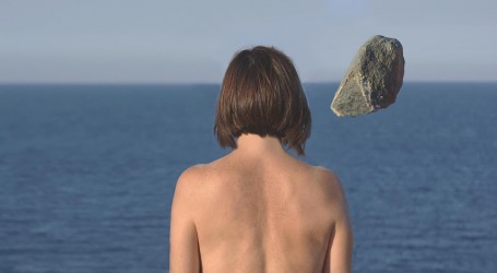 Gül Ilgaz. Stone and Skin 1, 2012, c-print, 65 x 120 cm