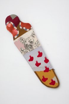 Jordan Herregraven, Large Seed (no. 1), staal, textiel, houtskool, watten, 120 x 45 x 10 cm