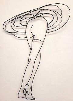 Ronald Versloot, Full Swing, 2024, copperwire, spraypaint, 67 x 46 cm