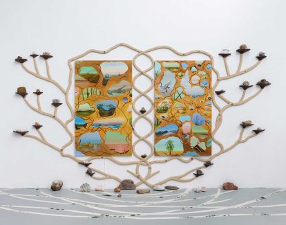 Simone Albers, The Middle Realm 2, 2025, acrylic oil paint, sand on linen, 2 x 120 x 90 cm, wood, papier maché, earth pigment, stones, 200 x 400 cm