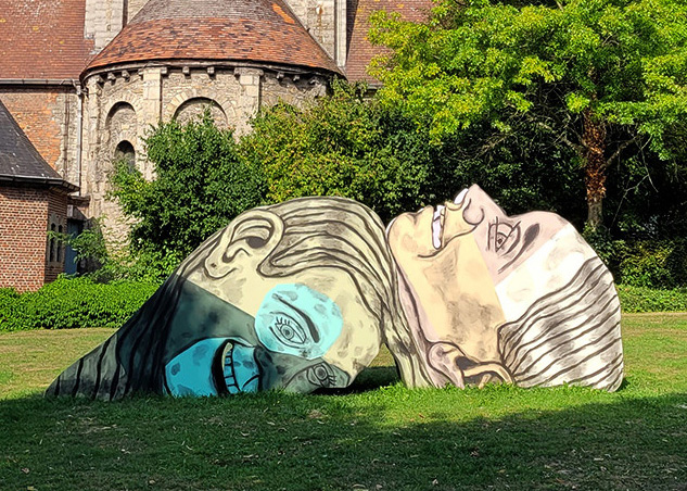 Susanna Inglada, Up There, Down There, 2025, acrylic on pvc, aluminium, 220 x 600 x 100 cm, St. Denijs City