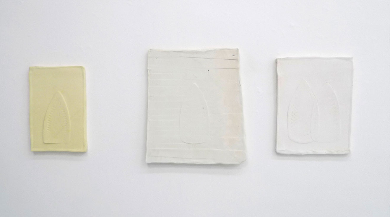 Elsbeth Ciesluk. Ironworks, 2015, cast plaster, pigment, 32 x 22 x 2 cm, 43 x 38 x 2,5 cm, 36 x 28 x 2 cm
