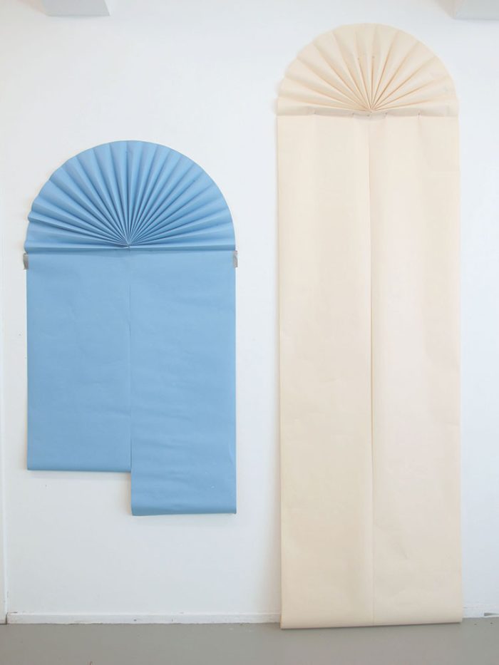 Elsbeth Ciesluk. Fans, 2015, paper folded, 210 x 120 cm / 314 x 100 cm